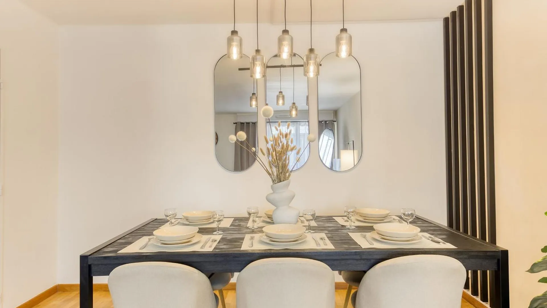 L'Ilot Zen- Ideal Pour Famille-Groupe-Pro-Double Parking-Highwifi-Aeroport Orly 8Min-Paris30Min Fresnes  Fresnes (Val-de-Marne)