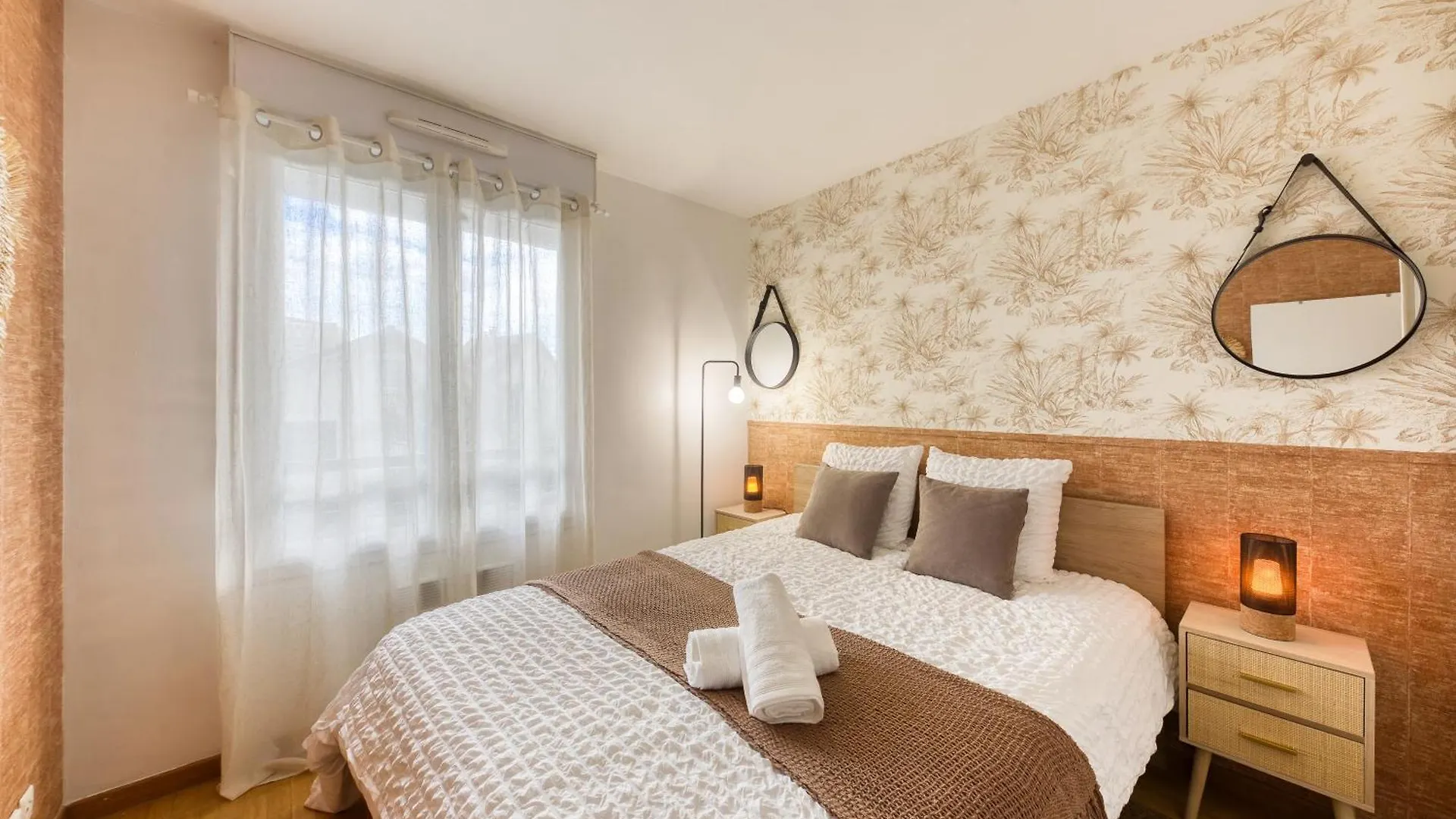 Apartment L'Ilot Zen- Ideal Pour Famille-Groupe-Pro-Double Parking-Highwifi-Aeroport Orly 8Min-Paris30Min Fresnes  France
